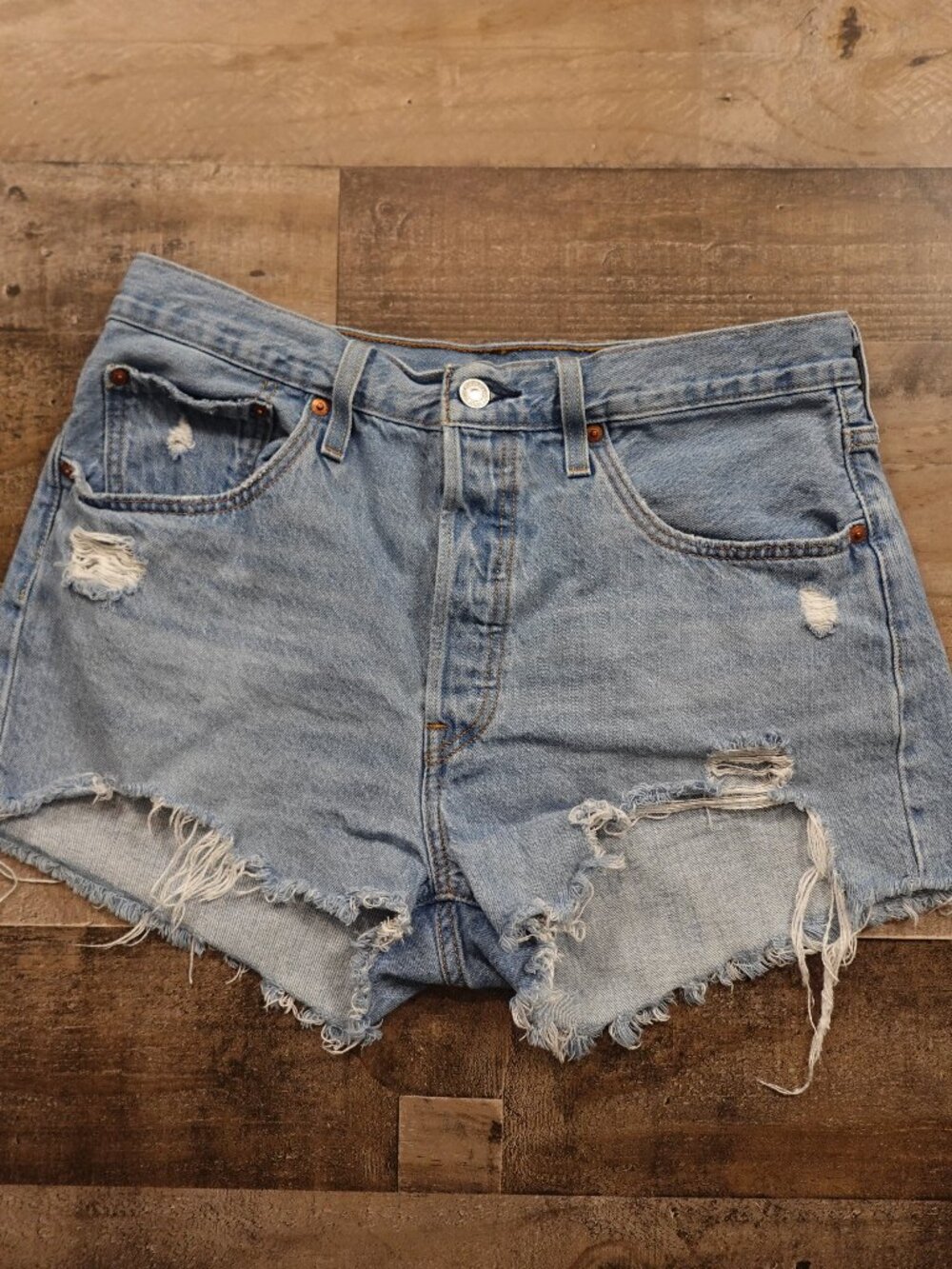 Levi’s 501 Distressed Cutoff Denim Shorts‎ Women’s W31 Light Wash Button Fly